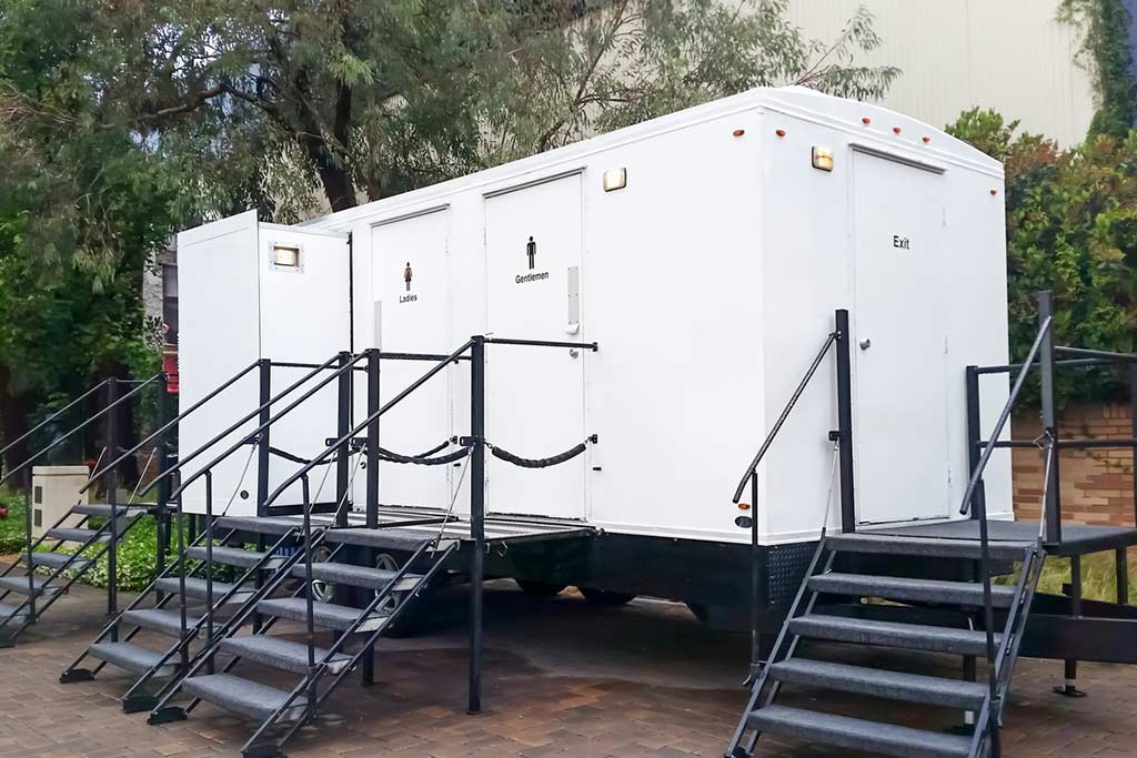 Luxury restroom trailer rental for events in Macomb County, MI – Potty Time USA